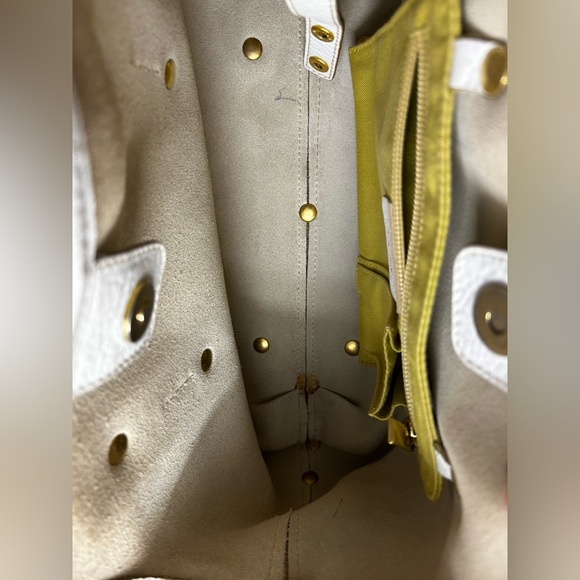 EUC Authentic Salvatore Ferragamo Vera shoulder bag - Picture 8 of 12